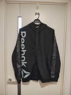 Reebok フード付きアウター 黒