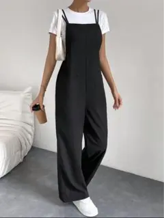 黒いサロペット