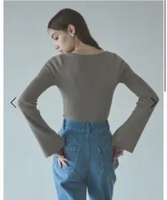 【新品未使用】MOARE フレアスリーブリブニットトップス