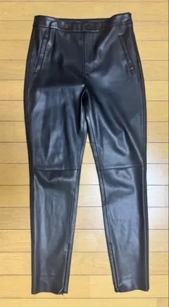 ZARA ブラック スリムフィットフェイクレザーパンツ M
