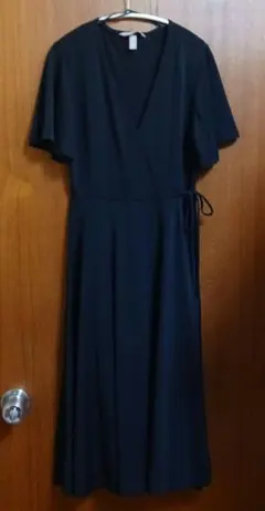 H&M ウエストリボン Vネック ロングワンピース ブラック 黒 XS
