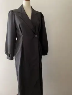 ●値引き●新品●開けて薄手コートにも●ブラック●パフ袖●ロングワンピース●