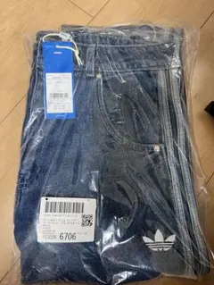 新品 adidas アディカラー デニム ファイヤーバード　30inch パンツのサムネイル