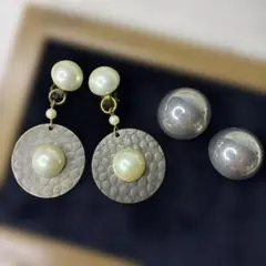 丸いイヤリング2点