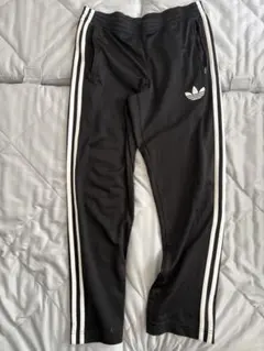 adidas 3本ライン 黒ジャージパンツ XS