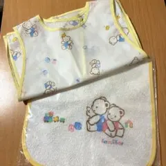 ファミリア　スタイと食事用エプロン