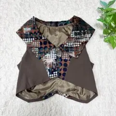 akane アカネ✴︎ビッグカラー　ショート丈変形ベスト　ワンボタン　M〜L