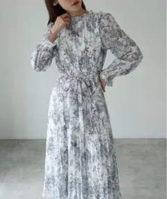 りぼん付きフリル装飾トワルドジュイプリントプリーツワンピース