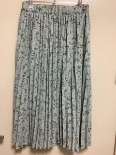 earth music & ecology 花柄プリーツスカート 水色