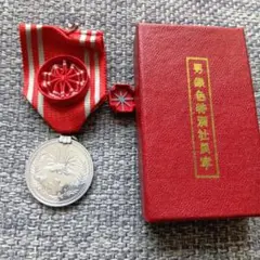 箱付き】日本赤十字社 明治二十一年 社員章 銀製 勲章 徽章