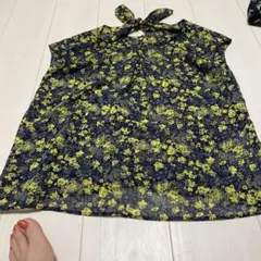 着用なし！花柄ノースリーブトップス