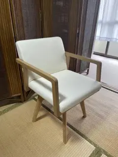 シギヤマ家具工業 ホワイトアームチェア モダンデザイン