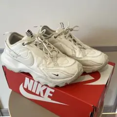 NIKE TC7900 25.5cm
