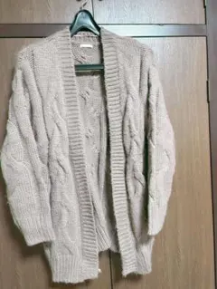 GU ケーブルニットカーディガン