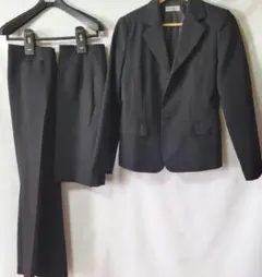 黒のビジネスパンツスーツ上下スリーセット