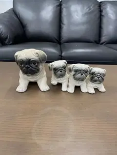 パグの置物　4体セット