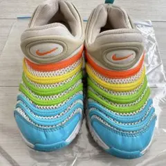 ナイキ　ダイナモフリー　18cm　レインボー