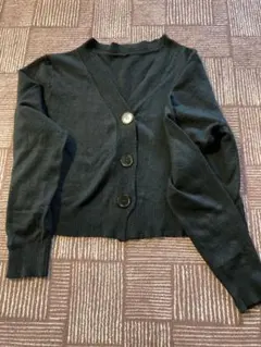 黒薄手ちょっと羽織れるニットカーディガン(短め)