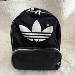 adidas アディダス　オリジナルリュック　ディバック　三つ葉ロゴのサムネイル