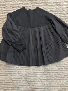 プリーツ長袖トップス　ニット　ブラック　Ｍ