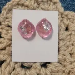 赤い果実☆ピンク ルビー色 レジン スタッドピアスのサムネイル