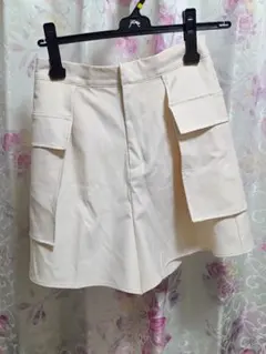 Earth ホワイト ポケット付き ショートパンツ