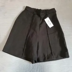 【新品】tip top ミニマルピンタック　ショートパンツ Sサイズのサムネイル