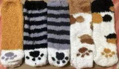 ルームソックス 靴下 猫 ガラ猫足　厚手 ソックス 肉球柄 もこもこソックス人気