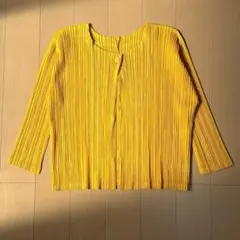 プリーツプリーズ イッセイミヤケ 袖フリル 半袖カーディガン 杏 プリーツプリーズ イッセイミヤケ 袖フリル 半袖カーディガン 杏