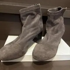 バックジップ べっ甲柄ヒール ショートブーツ グレー