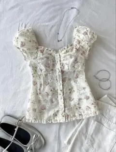 SHEIN 花柄ブラウスのサムネイル