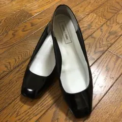 エナメルパンプス 黒