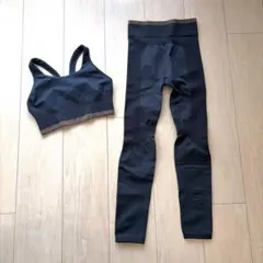 COS コス スポーツブラ レギンス トレーニングウェア ブラウン/ネイビー 2026年最新】COS トレーニング・エクササイズの人気アイテム - メルカリ