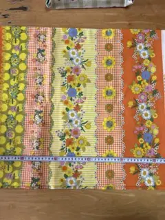 (566)ココ　セキ「70s Design Flower Days」　1m