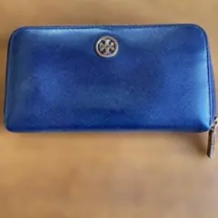 トリーバーチ　青長財布 ロゴ付き