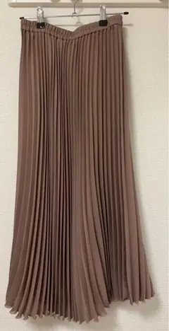 ナチュラルビューティーベーシック　ロングプリーツスカート