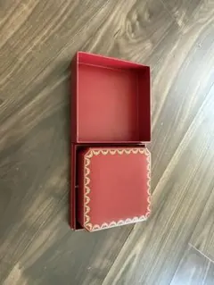 Cartier 赤いボックス