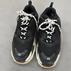 BALENCIAGA Triple S ブラック レッド 42 2874 0.2のサムネイル