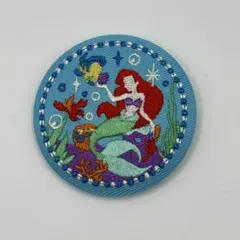 ディズニー　刺繍缶バッチ　アリエル