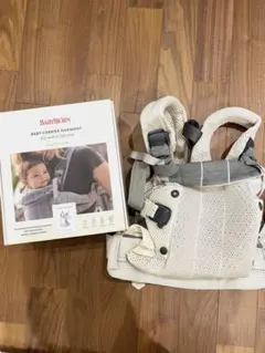 パウダー様専用　［新品未使用］Baby Bjyornベビービョルン　ハーモニー