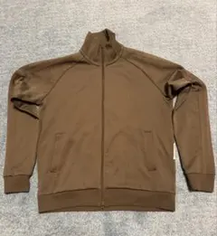 オリーブグリーン