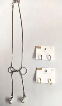 アクセサリー３点セット　（リボンネックレスとイヤリングのセット）