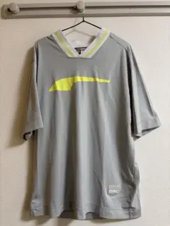 PUMA プーマ　グレー Vネック Tシャツ L