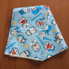 ドラえもん　生地　ハギレ