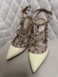 VALENTINO ロックスタッズ パンプスのサムネイル