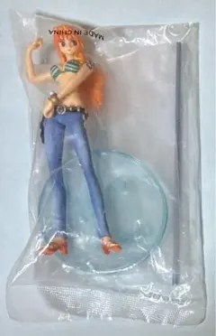 絶版食玩フィギュア「ナミ（上半身はビキニ）」未開封新品　ワンピーススタイリング