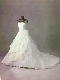 ウェディングドレス　ワタベウェディング