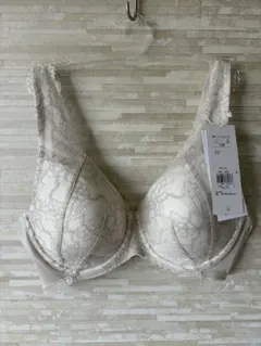 C85」トリンプ 恋するブラ612 ブラジャー ホワイト