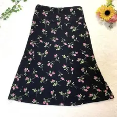 LAURA ASHLEY バラ柄フレアスカート　ブラック　9号/M Aラインのサムネイル