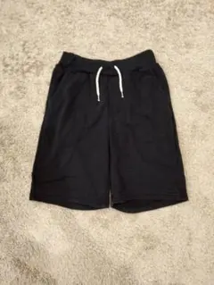 GU 黒 ハーフパンツ 150サイズ